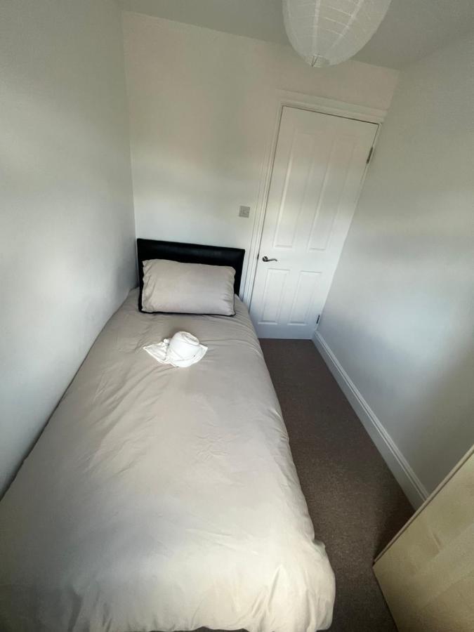 City Reach Retreat Spacious 4Bed House Startford Maryland Great Transport Links ลอนดอน ภายนอก รูปภาพ