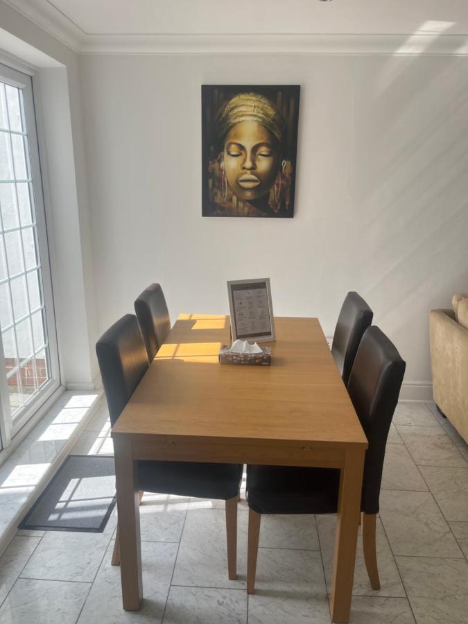 City Reach Retreat Spacious 4Bed House Startford Maryland Great Transport Links ลอนดอน ภายนอก รูปภาพ